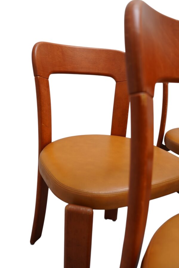 Ensemble de 8 chaises de Bruno Rey fabriquées par la maison Suisse "Dietiker" vers 1970's.