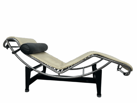 Chaise longue LC4 par Le Corbuisier, Cassina 1995's, cuir crème