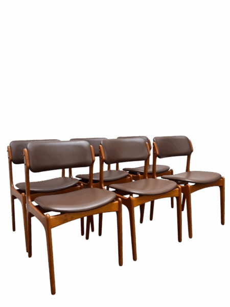 Série de 6 chaises de salle à manger par Erik Buch