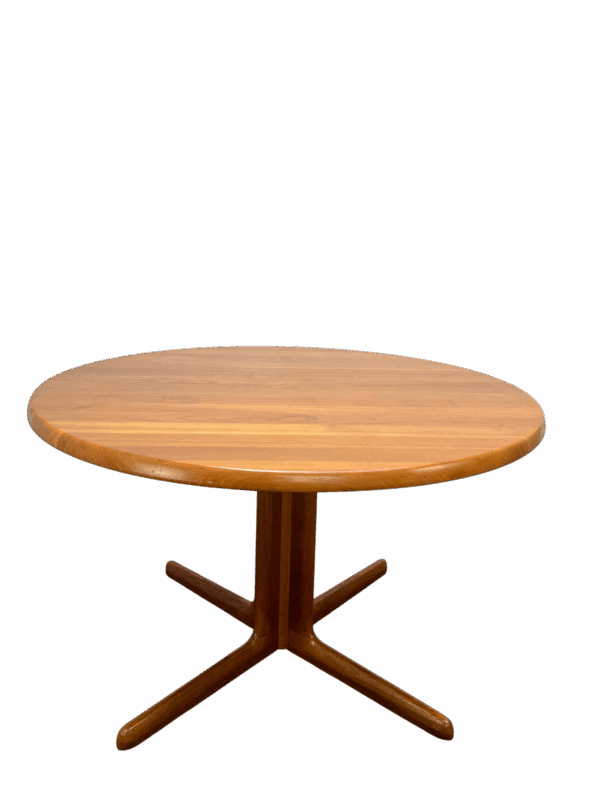 Table à manger en teck massif par Juul Kristiansen pour JK Danemark Furniture en 1960's au Danemark.