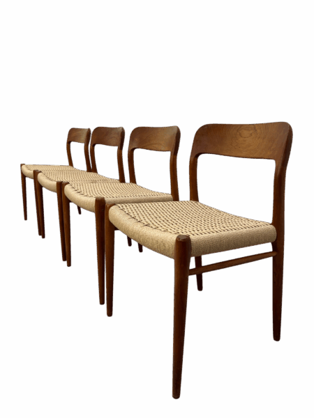Ensemble de 4 chaises de Niels Otto Møller pour JL Møllers