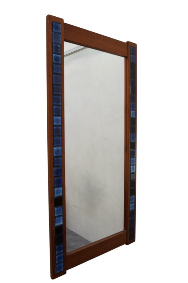 Miroir en bois de teck orné de tuiles bleu