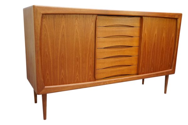Buffet en bois de teck par Dyrlund, 1960's