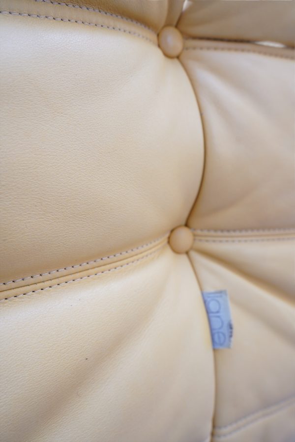 Ensemble de 5 pièces de canapés TOGO en cuir jaune, Ligne Roset
