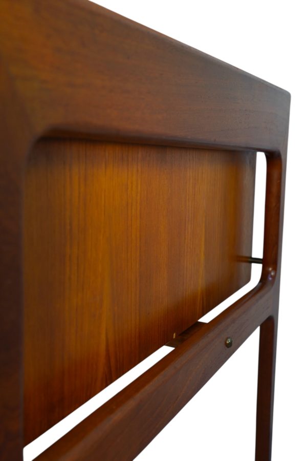 Bureau scandianve attribué à Peter Løvig Nielsen