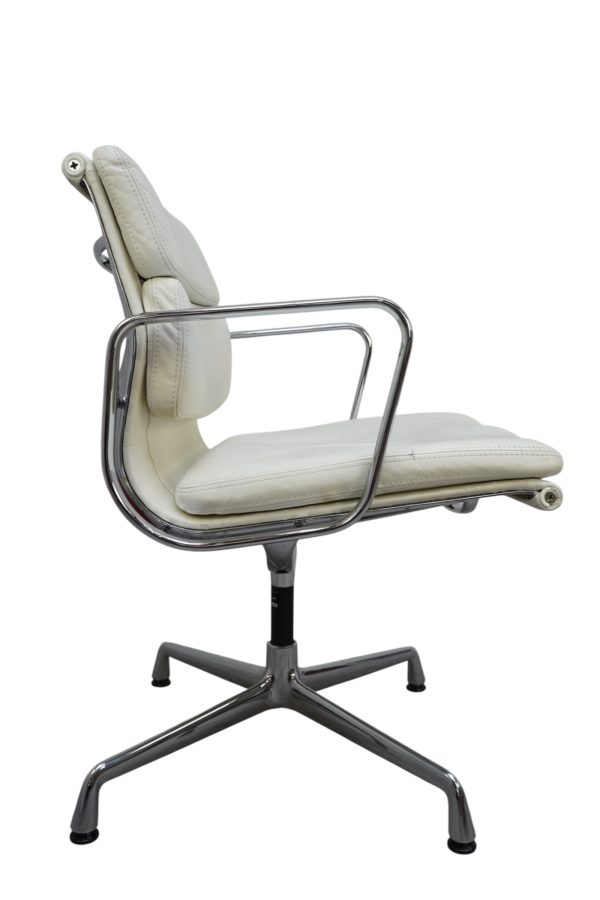 Soft Pad Chair EA 207 par Charles & Ray – Image 6