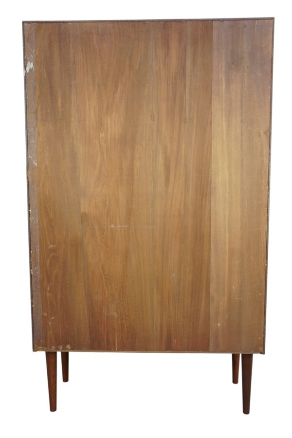 Armoire à linge en bois de noyer