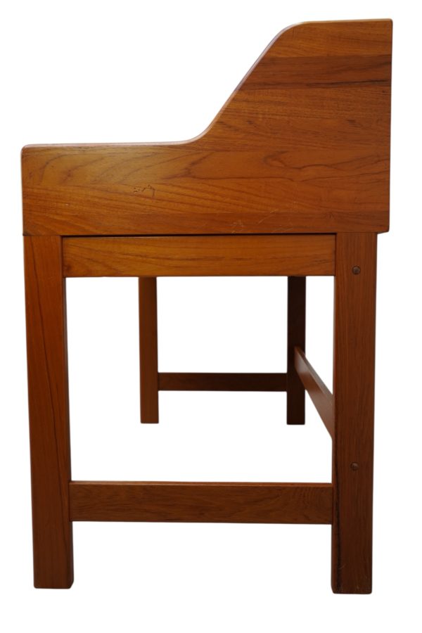 Bureau en teck conçu par John Mortensen pour Dyrlund au Danemark