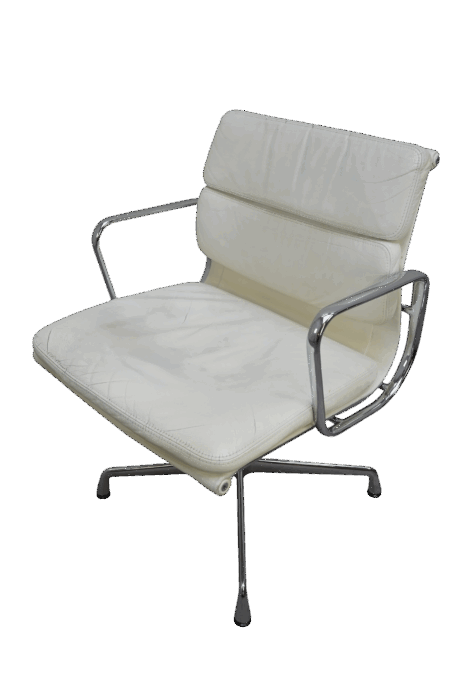 Soft Pad Chair EA 207 par Charles & Ray