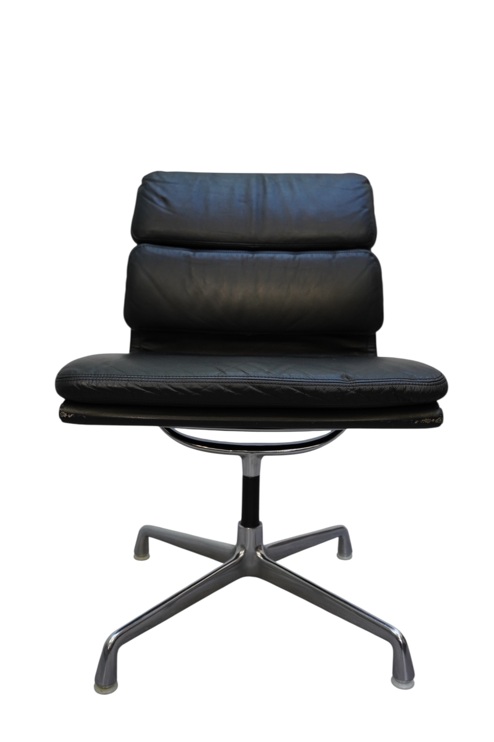 EA 205 Soft Pad en cuir noir de Herman Miller pour Vitra