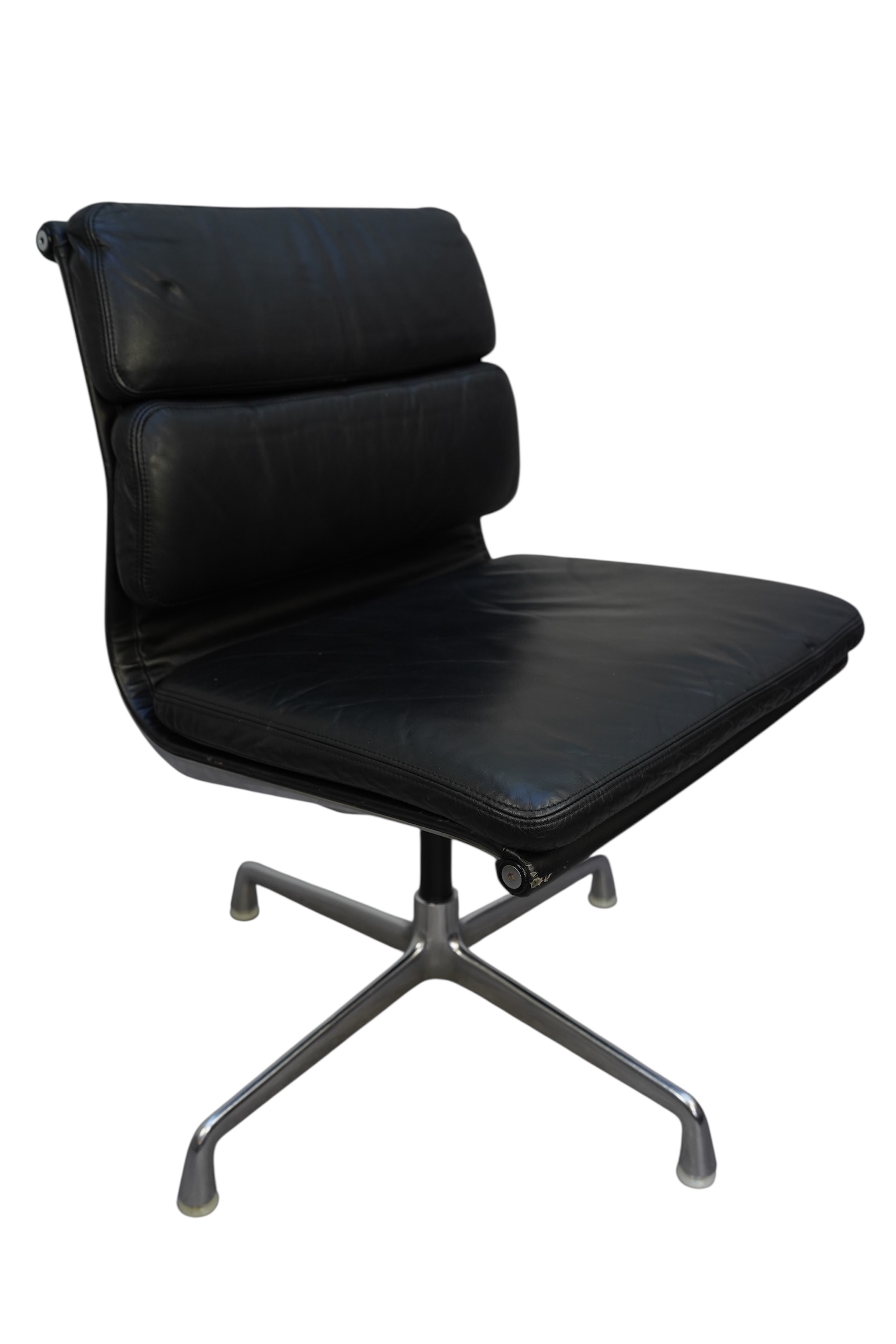EA 205 Soft Pad en cuir noir de Herman Miller pour Vitra