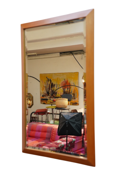 Miroir scandinave bisauté de forme rectangulaire