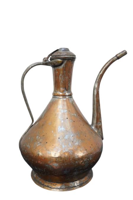 Ancienne aiguière en cuivre entamé, Turquie