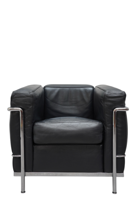 LC2 Fauteuil Grand Confort de couleur bleu minéral, Cassina (2 pièces disponibles)