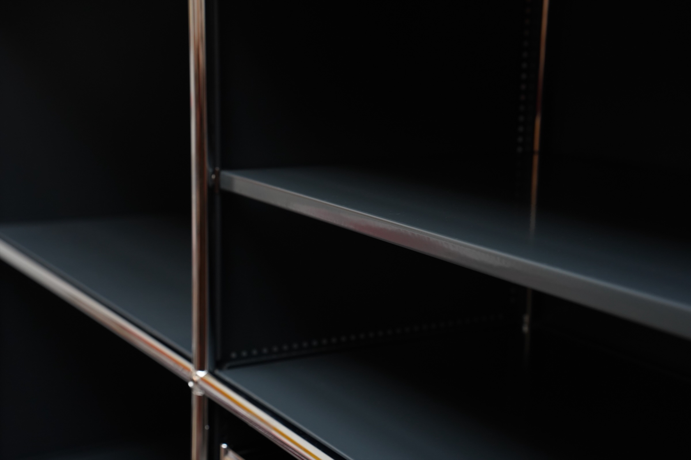 Étagère modulable de 8 casiers, USM Haller, Suisse